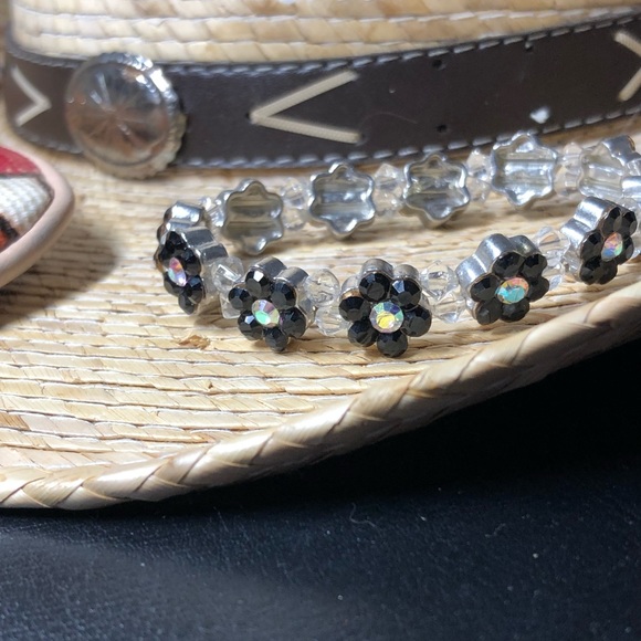 ⚡️Very Cute Handmade Flower Bracelet - Picture 2 of 4